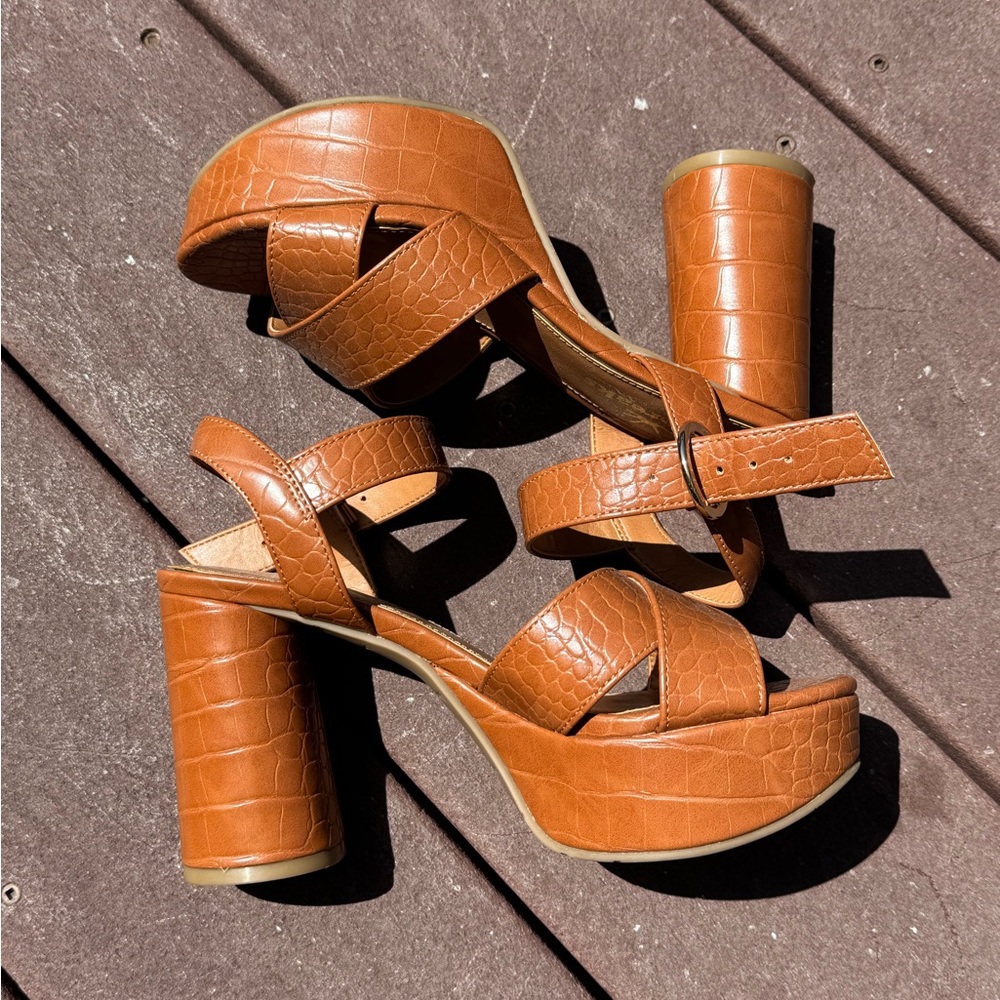 Nina Tan Platform Sandals with Chunky Heel